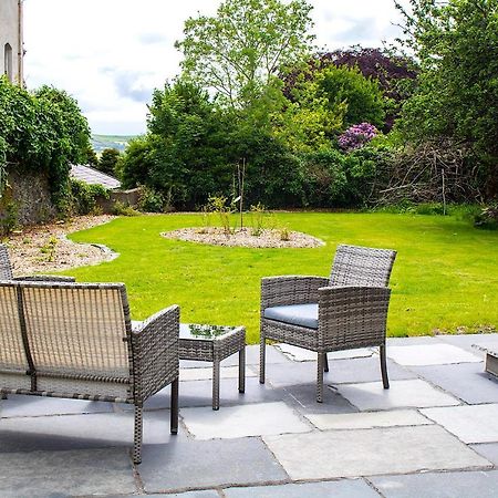 Dingle Garden Townhouse B&B 외부 사진 The garden of the house
