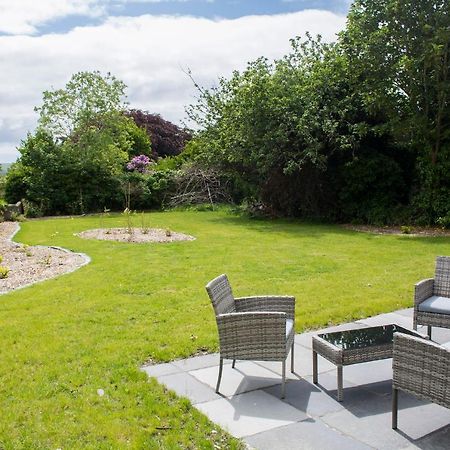 Dingle Garden Townhouse B&B 외부 사진 The garden of the house