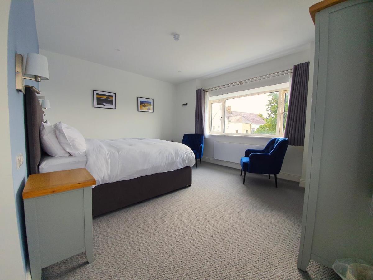 Dingle Garden Townhouse B&B 외부 사진 A bedroom at the hotel