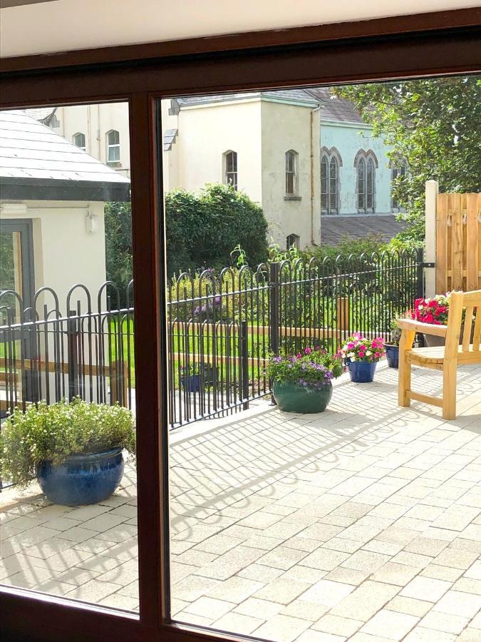 Dingle Garden Townhouse B&B 외부 사진 The garden of the former home of the 11th Duke of Grafton