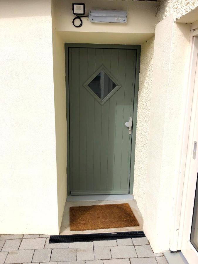 Dingle Garden Townhouse B&B 외부 사진 A composite door