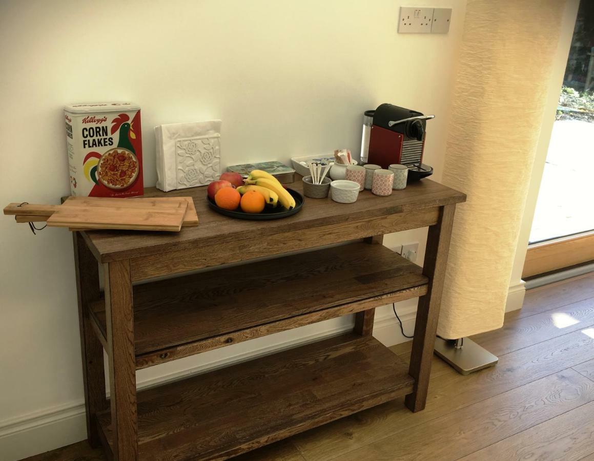 Dingle Garden Townhouse B&B 외부 사진 A coffee table with a coffee machine